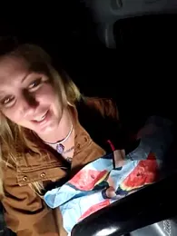 SheIsSomething stripchat stream image