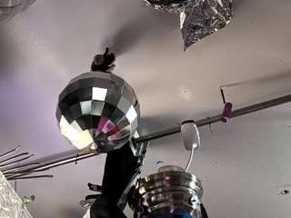 gurlnips camsoda stream image