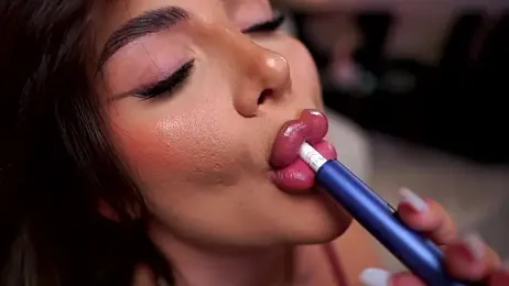 AshleySinn stripchat stream image