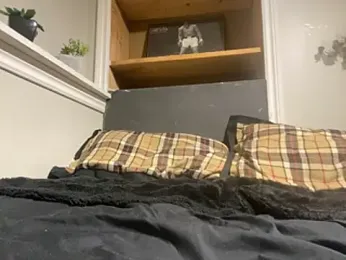 yourwhiteboy1 stripchat stream image