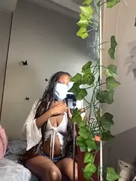 StrawberryXpeach stripchat stream image