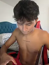 Leonarrrd_01 stripchat stream image