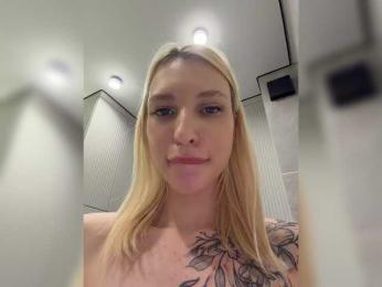 Cristi-Candy bongacams stream image