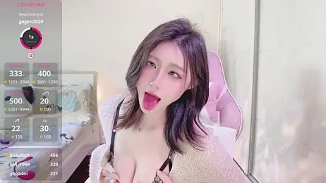 Dennielle- stripchat stream image
