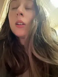 FroggyAnna stripchat stream image, 14.04.2026 16:00