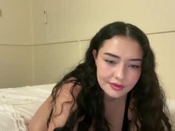 cuddlymoana chaturbate stream image