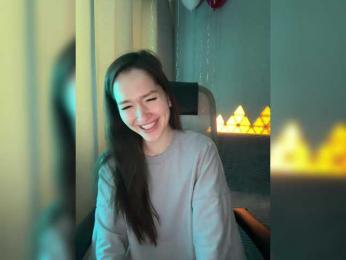 whiteTEA bongacams stream image