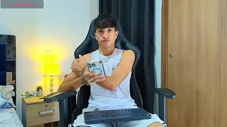 _CamiloBass stripchat stream image, 01.05.2026 22:40