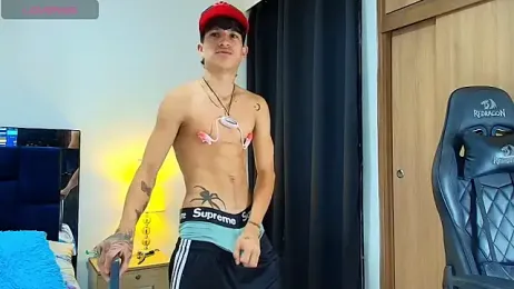 _CamiloBass stripchat stream image, 13.05.2026 01:00
