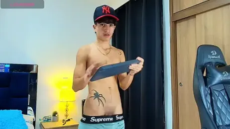 _CamiloBass stripchat stream image, 13.05.2026 01:00