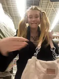 Honey___Hot stripchat stream image