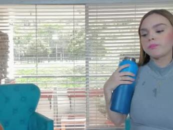 cuteanddesesperate chaturbate stream image