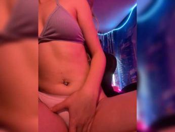 -Summer- bongacams stream image