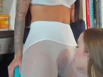 cuteanddesesperate chaturbate stream image