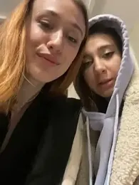 RollingGirlzzz stripchat stream image