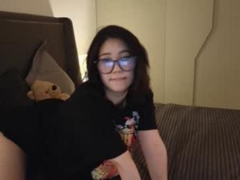 ki_mi chaturbate stream image