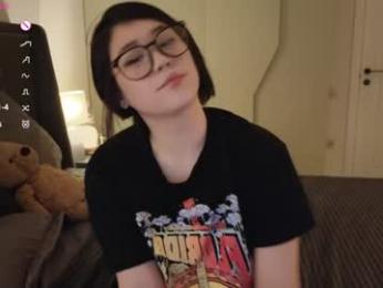 ki_mi chaturbate stream image