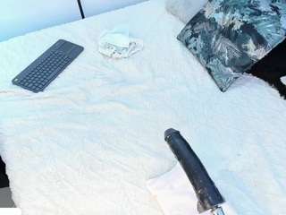 angie-roses camsoda stream image