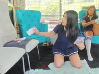 cuteanddesesperate chaturbate stream image