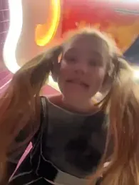 Honey___Hot stripchat stream image