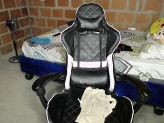 alex-2-9114 camsoda stream image