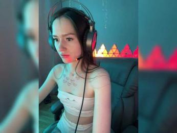 whiteTEA bongacams stream image