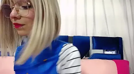 TomieJunji stripchat stream image