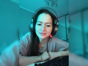 whiteTEA bongacams stream image