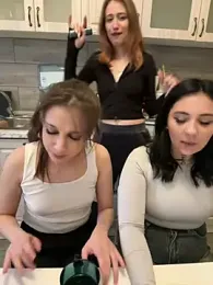 RollingGirlzzz stripchat stream image