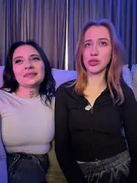 RollingGirlzzz stripchat stream image