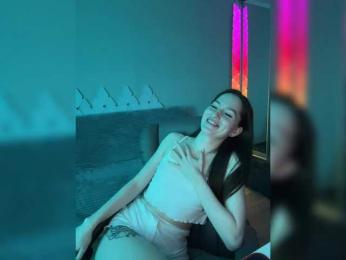 whiteTEA bongacams stream image