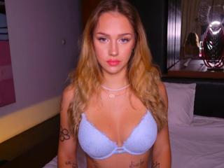 Chantall Reynolds flirt4free stream image