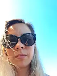 allinqueen stripchat stream image