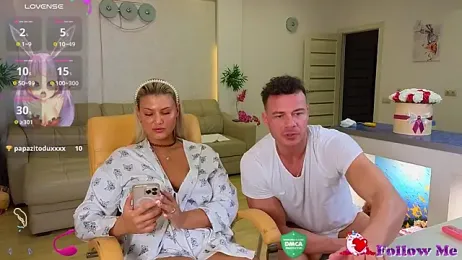 Rabbits_couplee stripchat stream image