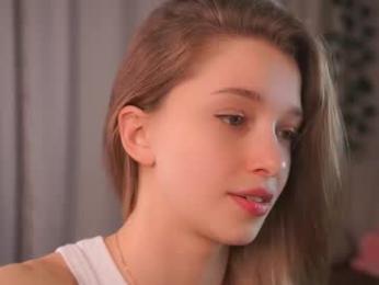 little_poetry chaturbate stream image