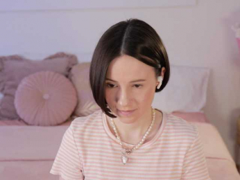 MissEssie bongacams stream image