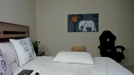 Renee-18 stripchat stream image