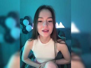 whiteTEA bongacams stream image