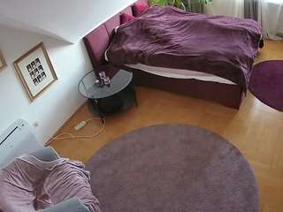 voyeurcam-julmodels-whitebed-4 camsoda stream image