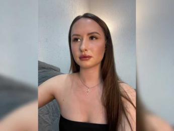 PLEELUS bongacams stream image