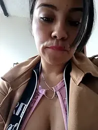 LIZ-06_ stripchat stream image