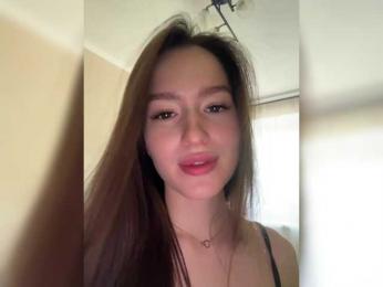 whiteTEA bongacams stream image