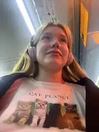 Honey___Hot stripchat stream image